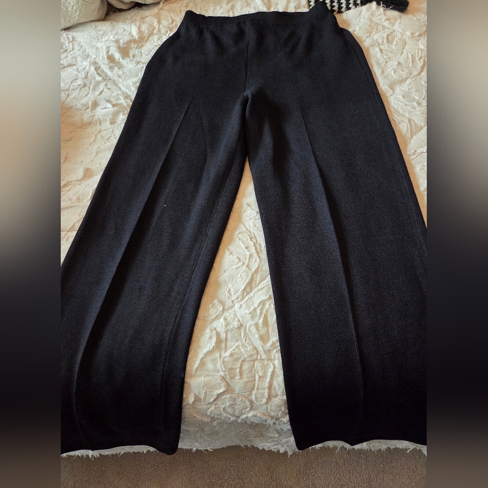 St. John Knit Elegant Black Women's Pants Size 8